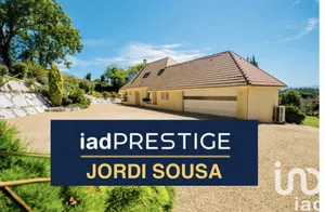 Architectural house at Labastide-Monréjeau (64170)