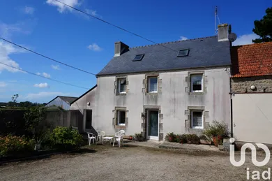 Farm in Plounévez-Lochrist (29430)