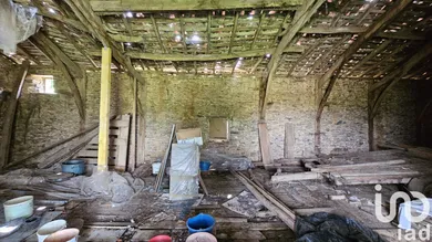 Barn in Le trioulou (15600)
