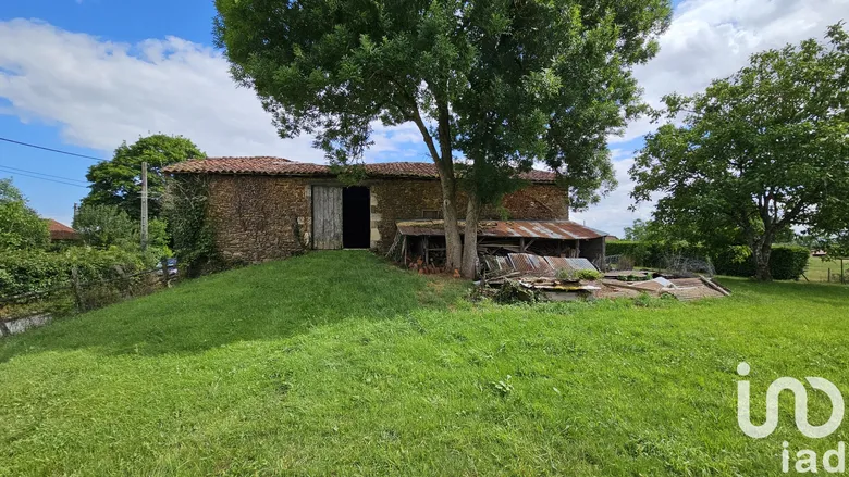 Maison 2 pièces 270 m² · à Le Trioulou · 270 m² · 35 000 €