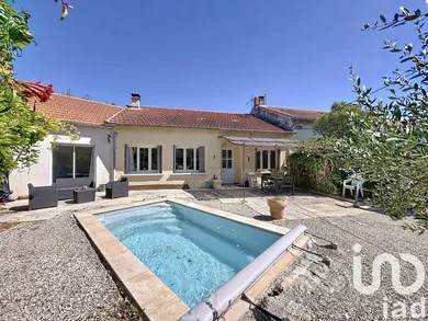 House at Orange (84100)