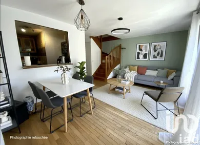 Duplex at Émerainville (77184)