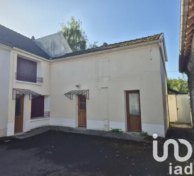 Maison de village à Saint-Jean-les-Deux-Jumeaux (77660)