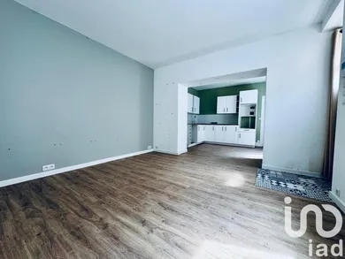 Apartment at Reims (51100)