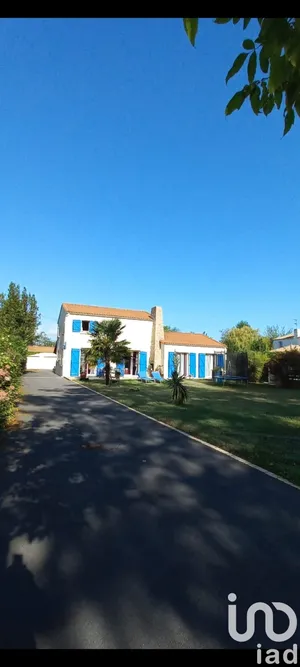 Mas at Saint-Julien-de-Concelles (44450)