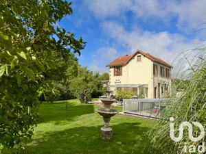 Park home at Entrains-sur-Nohain (58410)