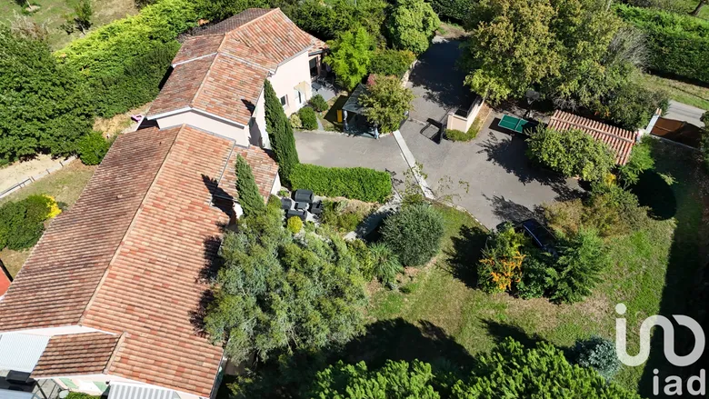 Maison 10 pièces 297 m² · à Saint-Genis-Laval · 297 m² · 1 236 000 €