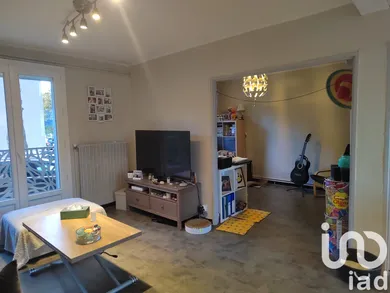 Apartment in Orange (84100)
