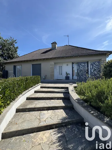 House at Bourges (18000)