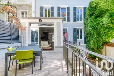 Mansion at Meaux (77100)