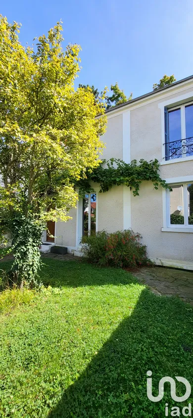 House in Chaville (92370)