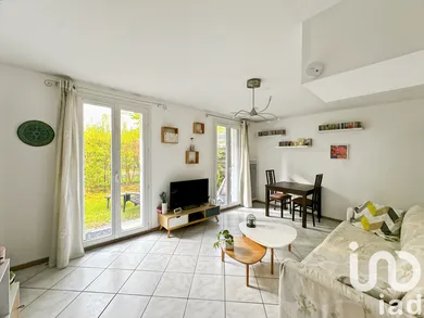 Apartment at Sainte-Geneviève-des-Bois (91700)