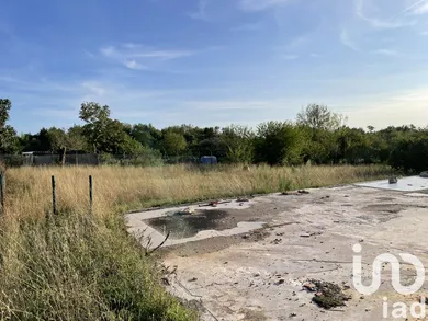 Building plot in Saint-Ciers-sur-Gironde (33820)
