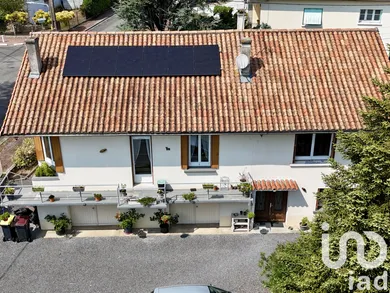 Maison à La Couronne (16400)