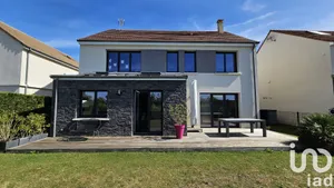 Maison à Crespières (78121)