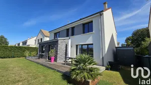 House in Crespières (78121)