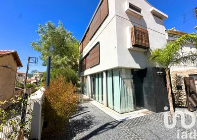 Architectural house at Toulon (83200)