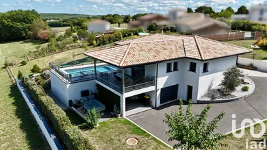 House at Garat (16410)