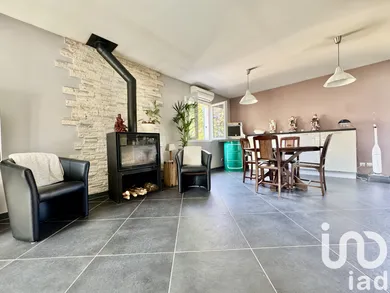 Detached house in La Ville-du-Bois (91620)