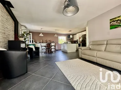 Detached house in La Ville-du-Bois (91620)