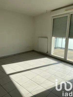 Apartment in Bron (69500)