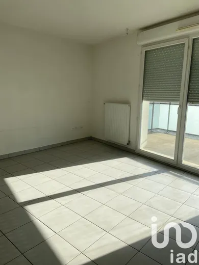 Apartment in Bron (69500)