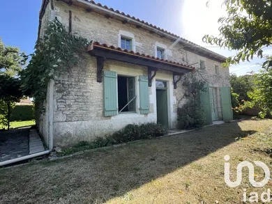 Maison traditionnelle à Lorigné (79190)