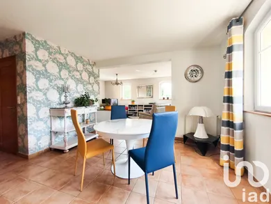 Maison d'architecte à Saint-Euphraise-et-Clairizet (51390)