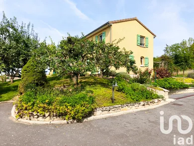 Maison d'architecte à Saint-Euphraise-et-Clairizet (51390)