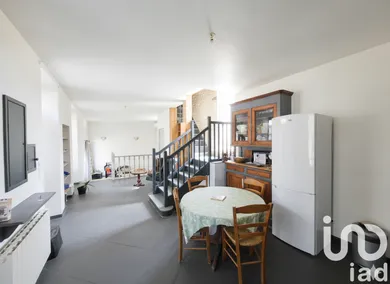 Townhouse in Ardin (79160)