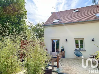 House at Ambleny (02290)