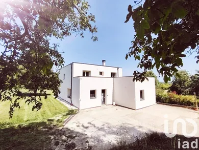 Maison d'architecte à Cauvigny (60730)