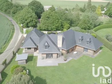 Architectural house at Vieuvicq (28120)