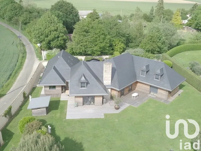 Maison 8 pièces 285 m² · à Vieuvicq · 285 m² · 511 000 €