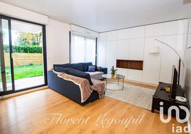 Apartment at Le Chesnay (78150)