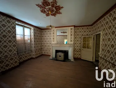 Village house at Chaource (10210)