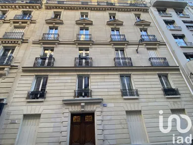 Apartment in Paris (75017)