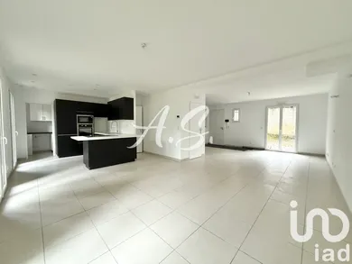 House at Verrières-le-Buisson (91370)