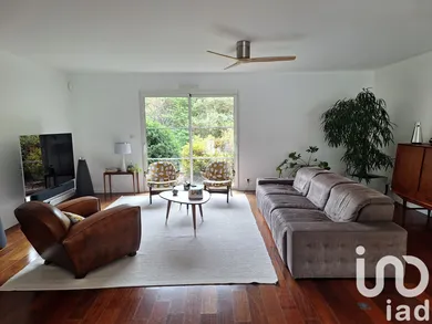 House at Sainte-Hélène (33480)