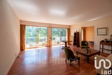 Apartment in Freneuse (78840)