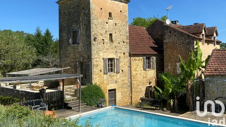 Maison 9 pièces 371 m² · à Goujounac · 371 m² · 625 000 €