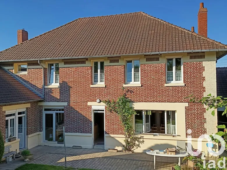 Maison 10 pièces 241 m² · à Feuchy · 241 m² · 354 000 €