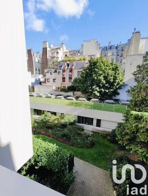 Apartment in Paris (75019)