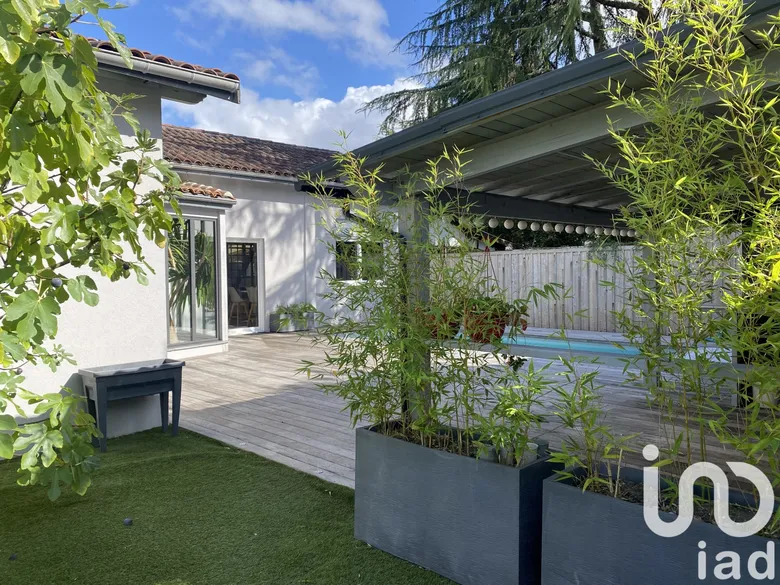 Maison 7 pièces 210 m² · à Pessac · 210 m² · 595 000 €