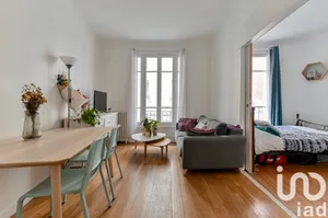 Apartment in Paris (75012)