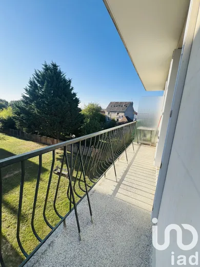 Apartment in Saint-Cyr-sur-Loire (37540)