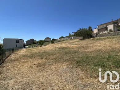 Building plot in Veyre-Monton (63960)