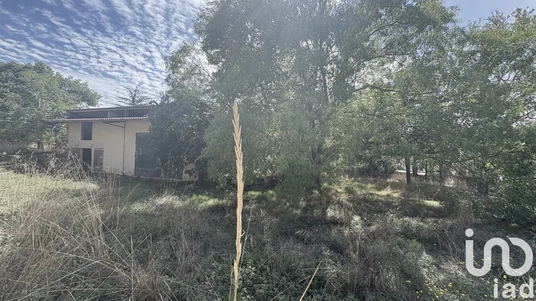 Terrain à bâtir à Jouques (13490) · 240 000 €