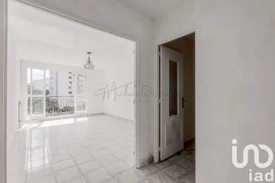 Apartment in Les Lilas (93260)