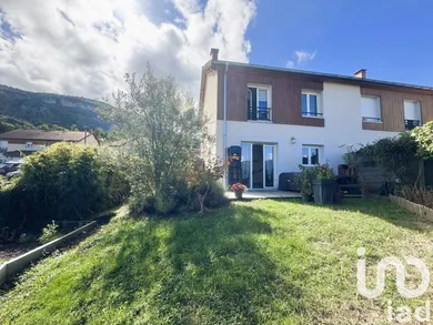 House at Beaumont (74160)